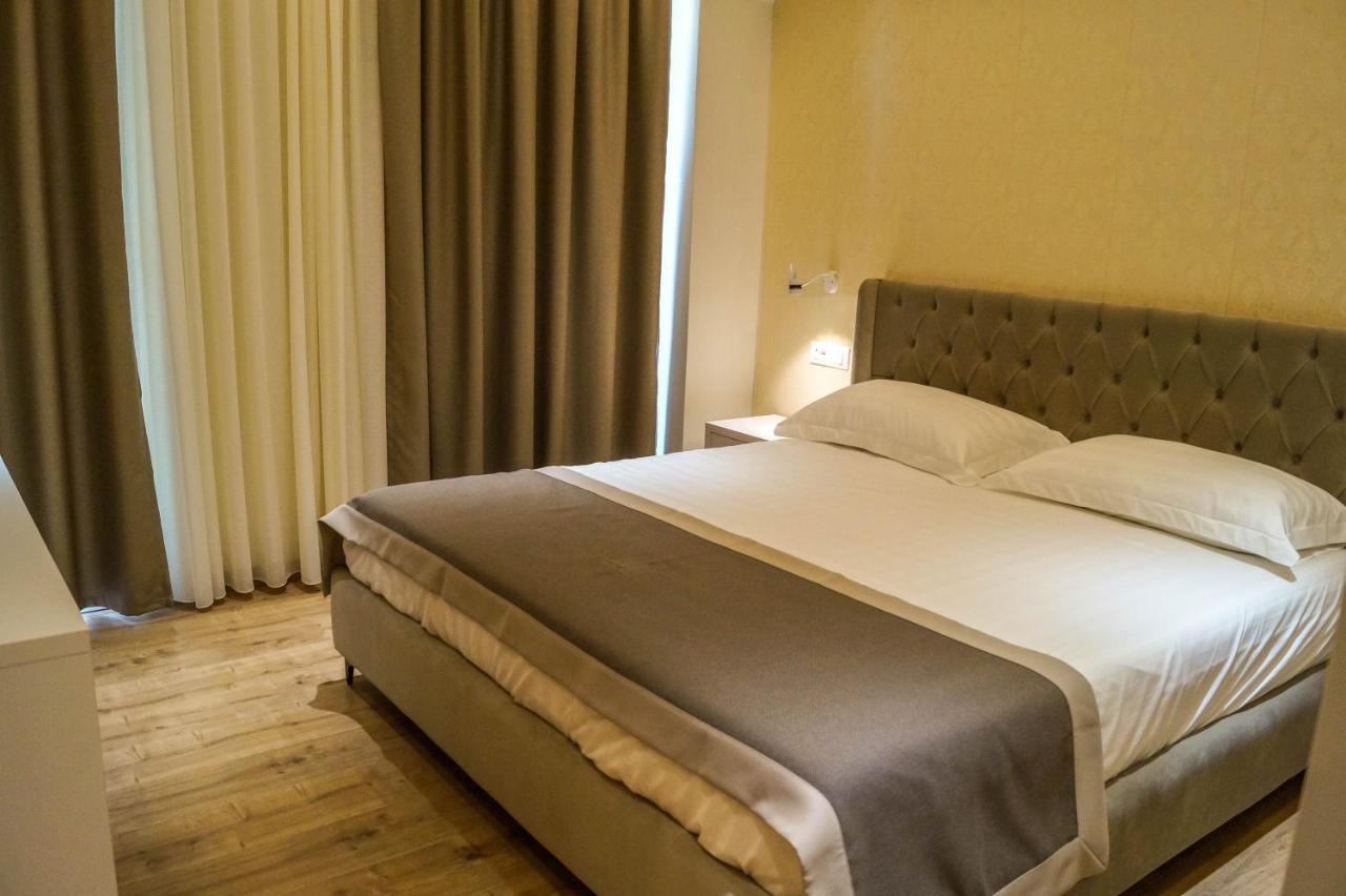 Red Hill Hotel تيرانا المظهر الخارجي الصورة